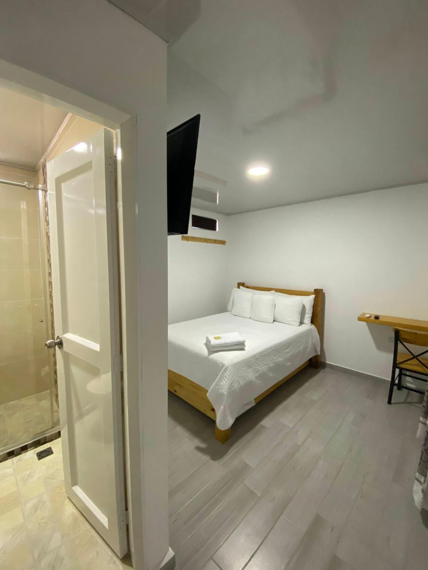 Alameda Plaza 3*