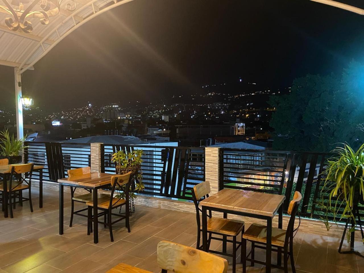 Hotel Alameda Plaza 3*